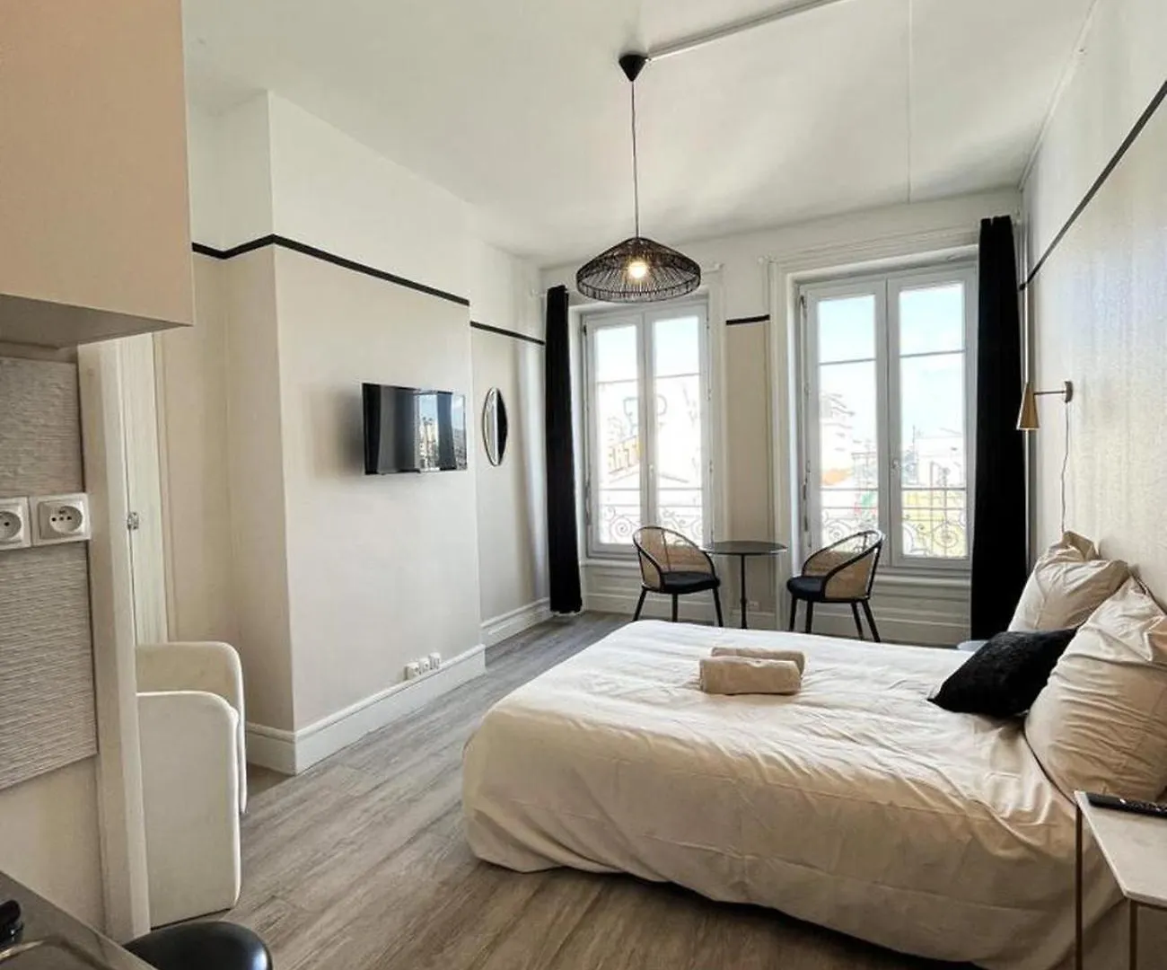 Suite Athos - Check In H24 - Proche Centre Ville Lione 0*,  Francia
